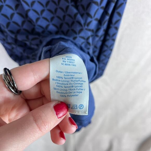 Boden Womens Geometric Jersey Dress Size 12 Knee Length Short Sleeve Vneck - Picture 4 of 9